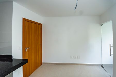 Apartamento à venda com 2 quartos, 79m² em Santa Rosa, Belo Horizonte