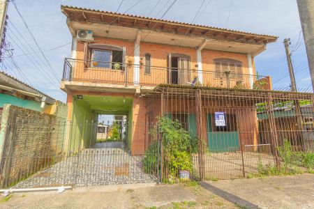 Casa à venda com 220m², 4 quartos e 4 vagasFachada