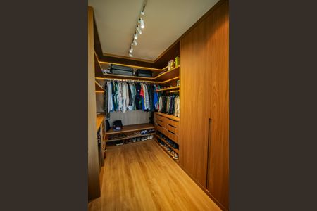 Apartamento para alugar com 167m², 3 quartos e 3 vagas Apartamento para alugar com 167m², 3 quartos e 3 vagasCloset Suíte 2