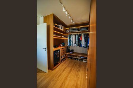 Apartamento para alugar com 167m², 3 quartos e 3 vagas Apartamento para alugar com 167m², 3 quartos e 3 vagasCloset Suíte 2