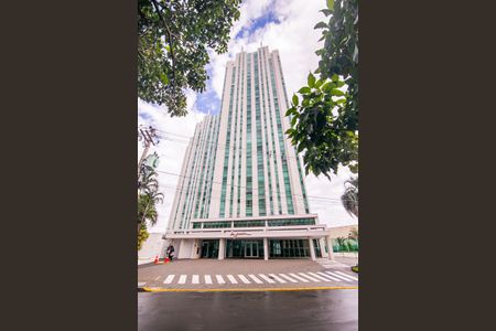 Apartamento para alugar com 167m², 3 quartos e 3 vagas Apartamento para alugar com 167m², 3 quartos e 3 vagasFachada e portaria