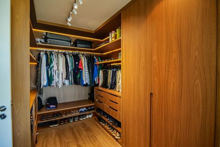 Apartamento para alugar com 167m², 3 quartos e 3 vagas Apartamento para alugar com 167m², 3 quartos e 3 vagasCloset Suíte 2