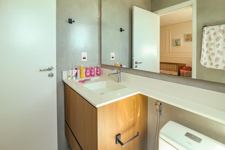 Apartamento para alugar com 167m², 3 quartos e 3 vagas Apartamento para alugar com 167m², 3 quartos e 3 vagasBanheiro da Suíte 1