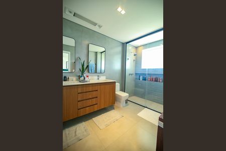 Apartamento para alugar com 167m², 3 quartos e 3 vagas Apartamento para alugar com 167m², 3 quartos e 3 vagasBanheiro da Suíte 2