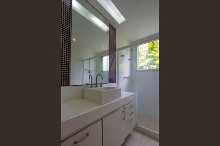 Casa de condomínio à venda com 450m², 5 quartos e 5 vagasBanheiro   Quarto 2 suíte 