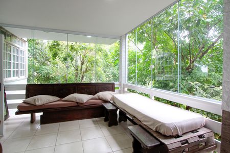 Casa de condomínio à venda com 450m², 5 quartos e 5 vagasSala casa 2