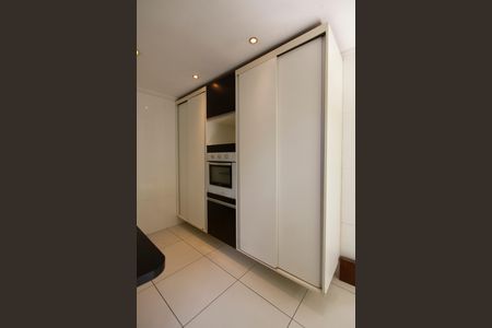 Casa de condomínio à venda com 450m², 5 quartos e 5 vagasCozinha