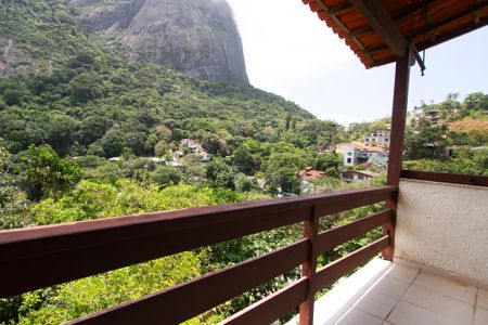 Casa de condomínio à venda com 450m², 5 quartos e 5 vagasVaranda  Quarto 3 suíte 
