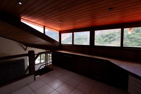 Casa de condomínio à venda com 450m², 5 quartos e 5 vagasEscritório 