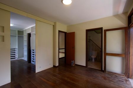 Casa de condomínio à venda com 450m², 5 quartos e 5 vagasQuarto 3 suíte 