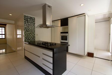 Casa de condomínio à venda com 450m², 5 quartos e 5 vagasCozinha