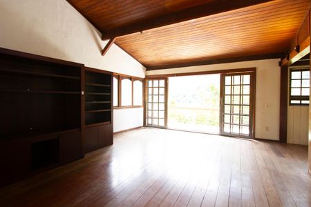 Casa de condomínio à venda com 450m², 5 quartos e 5 vagasSala superior