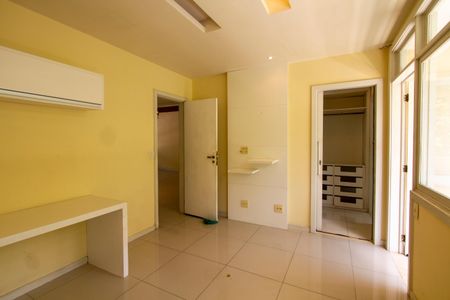 Casa de condomínio à venda com 450m², 5 quartos e 5 vagas  Quarto 2 suíte 