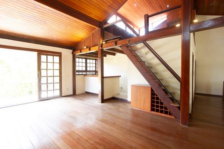 Casa de condomínio à venda com 450m², 5 quartos e 5 vagasSala superior