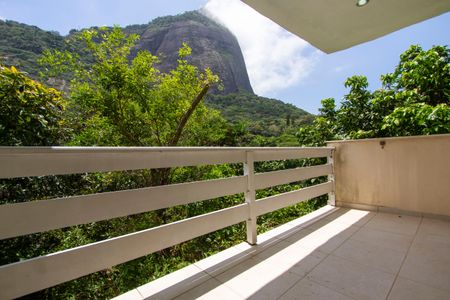 Casa de condomínio à venda com 450m², 5 quartos e 5 vagasVaranda   Quarto 2 suíte 