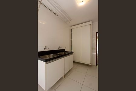 Casa de condomínio à venda com 450m², 5 quartos e 5 vagasÁrea de Serviço