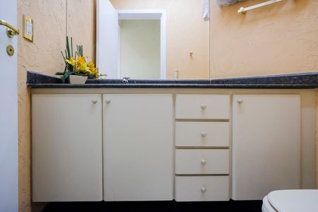 Apartamento para alugar com 340m², 4 quartos e 3 vagasLavabo