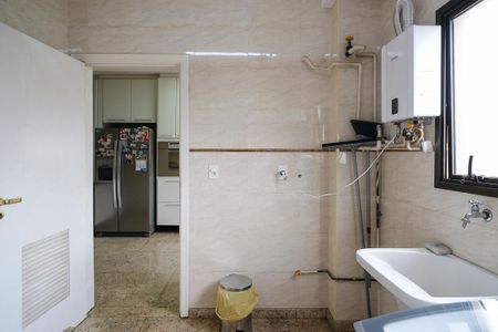 Apartamento para alugar com 340m², 4 quartos e 3 vagasÁrea de serviço