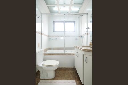 Apartamento para alugar com 340m², 4 quartos e 3 vagasBanheiro