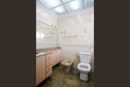 Apartamento para alugar com 340m², 4 quartos e 3 vagasBanheiro da suíte 1