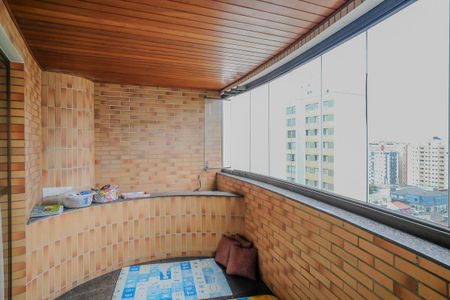 Apartamento para alugar com 340m², 4 quartos e 3 vagasVaranda