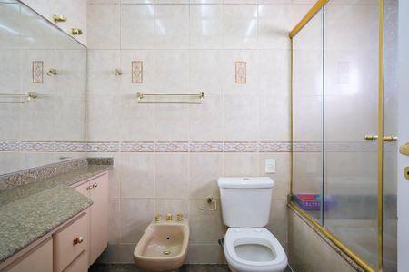 Apartamento para alugar com 340m², 4 quartos e 3 vagasBanheiro da suíte 1