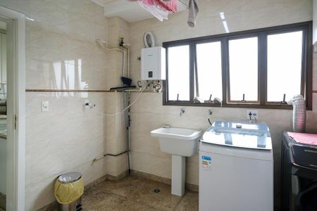 Apartamento para alugar com 340m², 4 quartos e 3 vagasÁrea de serviço