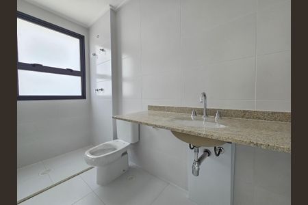 Apartamento à venda com 227m², 3 quartos e 4 vagas Apartamento à venda com 227m², 3 quartos e 4 vagasBanheiro da Suíte 2