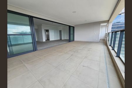 Sacada de apartamento à venda com 3 quartos, 227m² em Chácara Santo Antônio (zona Sul), São Paulo