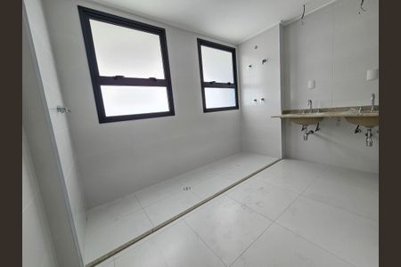 Apartamento à venda com 227m², 3 quartos e 4 vagas Apartamento à venda com 227m², 3 quartos e 4 vagasBanheiro da Suíte 3