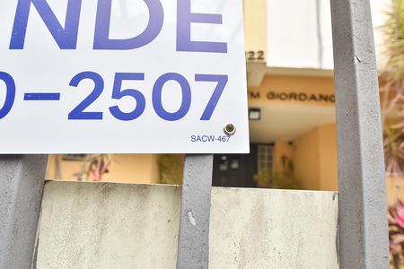 Placa de apartamento à venda com 2 quartos, 58m² em Liberdade, São Paulo