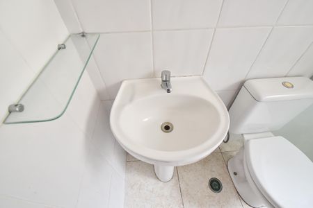 Apartamento à venda com 60m², 2 quartos e 1 vaga Apartamento à venda com 60m², 2 quartos e 1 vagaBanheiro