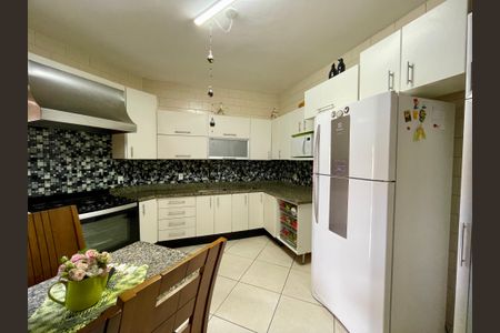 Casa à venda com 360m², 3 quartos e 4 vagas