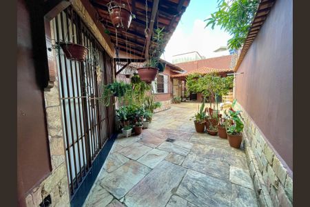Casa à venda com 360m², 3 quartos e 4 vagas