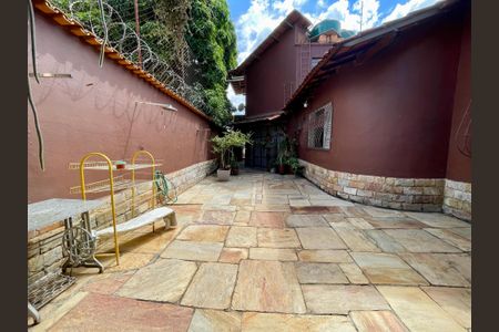 Casa à venda com 360m², 3 quartos e 4 vagas