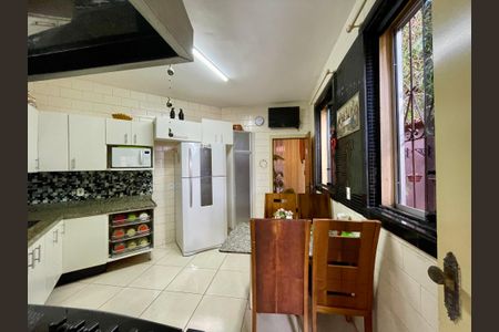 Casa à venda com 360m², 3 quartos e 4 vagas