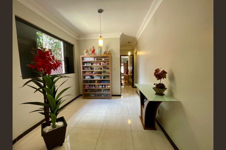 Casa à venda com 360m², 3 quartos e 4 vagas