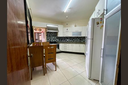 Casa à venda com 360m², 3 quartos e 4 vagas