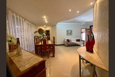 Casa à venda com 360m², 3 quartos e 4 vagas