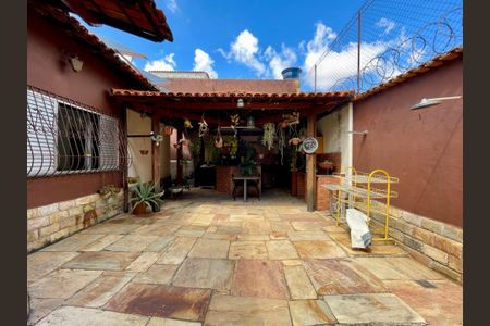 Casa à venda com 360m², 3 quartos e 4 vagas