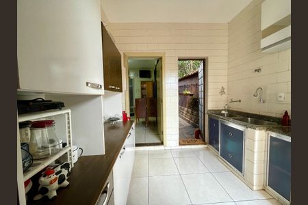 Casa à venda com 360m², 3 quartos e 4 vagas