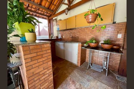 Casa à venda com 360m², 3 quartos e 4 vagas