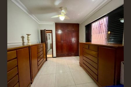 Casa à venda com 360m², 3 quartos e 4 vagas