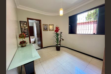 Casa à venda com 360m², 3 quartos e 4 vagas