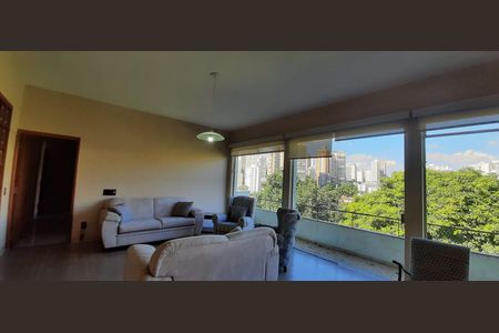 Sala de casa à venda com 5 quartos, 510m² em Pacaembu, São Paulo