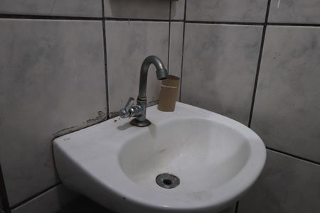 Banheiro de casa para alugar com 1 quarto, 25m² em Vila Matilde, São Paulo