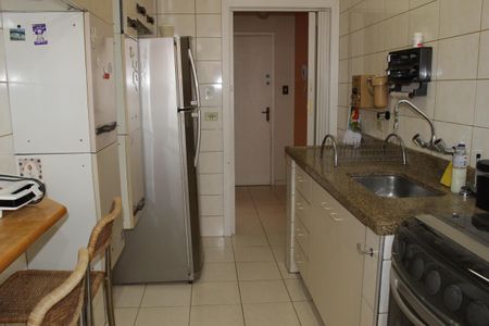 Apartamento à venda com 97m², 2 quartos e 1 vagaCozinha