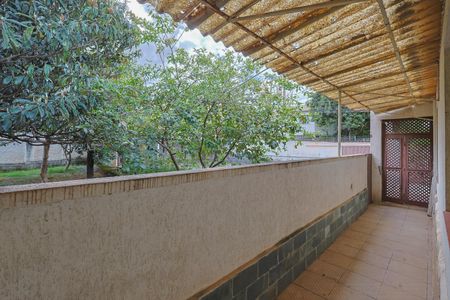 Casa à venda com 223m², 5 quartos e 10 vagas Casa à venda com 223m², 5 quartos e 10 vagasÁrea externa