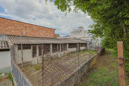 Casa à venda com 223m², 5 quartos e 10 vagas Casa à venda com 223m², 5 quartos e 10 vagasÁrea externa