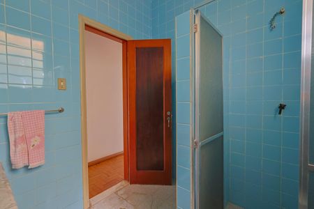 Casa à venda com 223m², 5 quartos e 10 vagas Casa à venda com 223m², 5 quartos e 10 vagasBanheiro 2